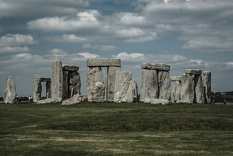 photo of stonehenge, ancient, dramatic sky, grass, landscape, megalith, monolith, prehistoric, rocks, stonehenge, cloud - sky, sky, architecture, history, plant, tourism, built structure, nature, travel destinations, travel, the past, no people, field, environment, monument, memorial, land, ancient civilization, archaeology, outdoors, architectural column, 4K, CC0, public domain, royalty free