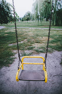 swing, parc, planta, buit, arbre, parc infantil, dia, absència, naturalesa, cap gent, cadena, terra, a l'aire lliure, herba, tranquil·litat, parc - l'home va fer espai, camp, metall, paisatge, equip de joc a l'aire lliure, 4K, CC0, domini públic, lliure de regalies