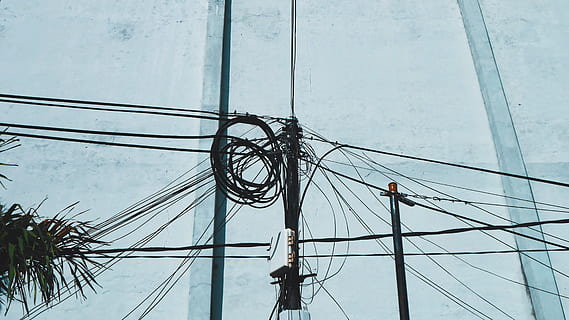 siyah yardımcı programı, Surabaja, Endonezya, kablo, tel, bitki örtüsü, çimen, kamış, bitki, kutup, bina, Arecaceae, ağaç, Palmiye, beton, java, Asya, elektrik, telefon, dağınıklık, kaos, gerçek insanlar, güç hattı, güç kaynağı, bağ, elektrik pilonu, bir kişi, teknoloji, düşük açılı görünüş, gün, karmaşa, yakıt ve enerji üretimi, yaşam, tam uzunluk, doğa, Meslek, gökyüzü, ayakta, açık havada, elektrikli ekipman, 4K, CC0, kamu malı, telif ücretsiz