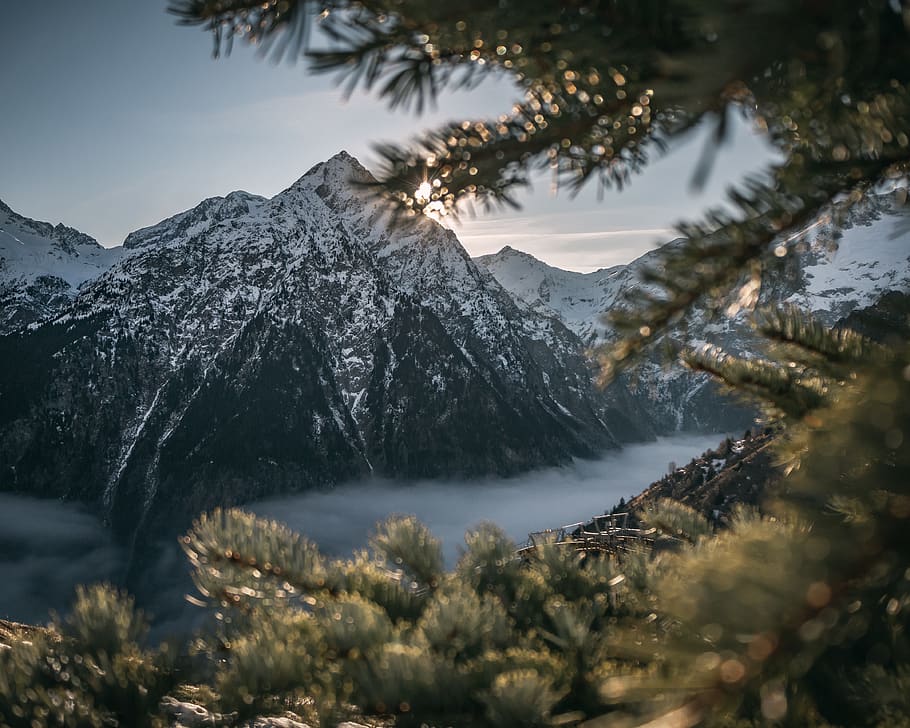 snowcap mountain, bjerg, træ, plante, skønhed i naturen, vinter, scenics - natur, kold temperatur, ro, sne, rolig scene, ingen mennesker, natur, himmel, bjergkæde, dag, vand, ikke-urbane scene, fokusere på baggrund, udendørs, snedækket bjerg, 4K