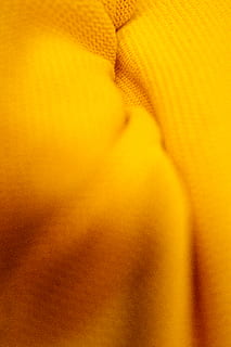 orangefarbenes Textil, Nahansicht, Gelb, keine Leute, Textil-, Hintergründe, Vollbild, texturiert, drinnen, Kleidung, Studioaufnahme, Muster, extreme Nahaufnahme, wolle, selektiver Fokus, Weichheit, orange Farbe, Mode, Material, Stillleben, Kleidungsstück, 5K, CC0, gemeinfrei, lizenzfrei