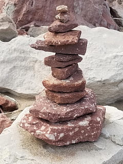 klippe, klipper, stak, stablet, stablede sten, strand, struktur, tapet, baggrund, solid, balance, ingen mennesker, tæt på, sten - objekt, rock-objekt, dag, natur, sten-, fokus på forgrunden, udendørs, rullesten, tekstureret, stilleben, ru, jord, bord, 4K, CC0, offentligt domæne, royaltyfrie