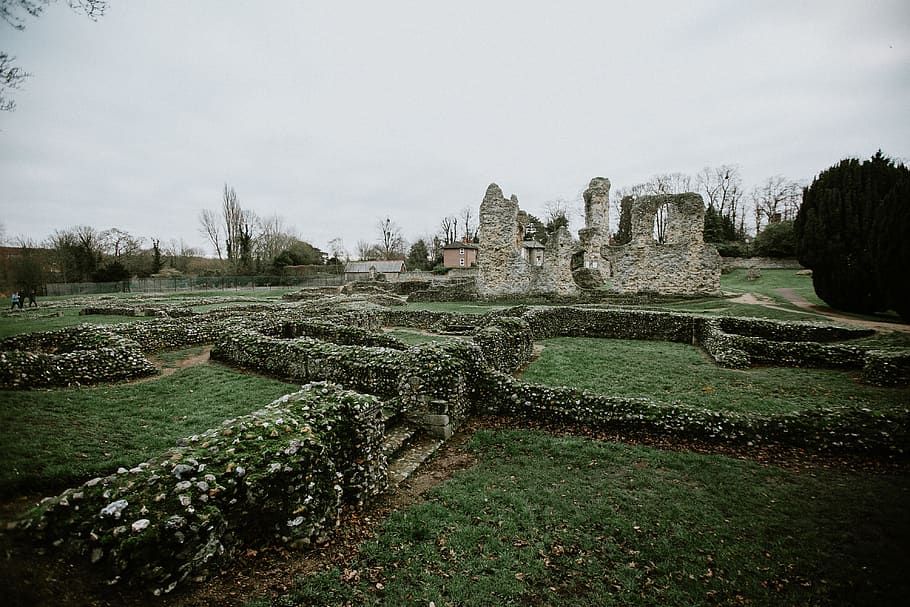 Topiary Garten, Person, Mensch, Ruinen, Labyrinth, Matze, Archäologie, Garten, Laube, draußen, Wand, Pflanze, torii, Tor, abies, Baum, Tanne, Steinwand, Flughafen, Schiefer, Niederländisch, Geschichte, die Vergangenheit, die Architektur, Himmel, uralt, gebaute Struktur, alte Ruine, Natur, Reiseziele, keine Leute, Tag, Gras, alte Zivilisation, alt, Reise, ruiniert, Tourismus, Verschlechterung, 4K