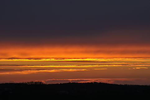 België, zonsondergang, hemel, Oranje kleur, schoonheid in de natuur, wolk - lucht, scenics - natuur, silhouet, kalmte, dramatische hemel, natuur, milieu, rustige scène, idyllisch, geen mensen, landschap, kopie ruimte, levendige kleuren, zonlicht, ontzag, atmosferische stemming, buitenshuis, zon, donker, romantische hemel, 4K, CC0, publiek domein, royaltyvrij