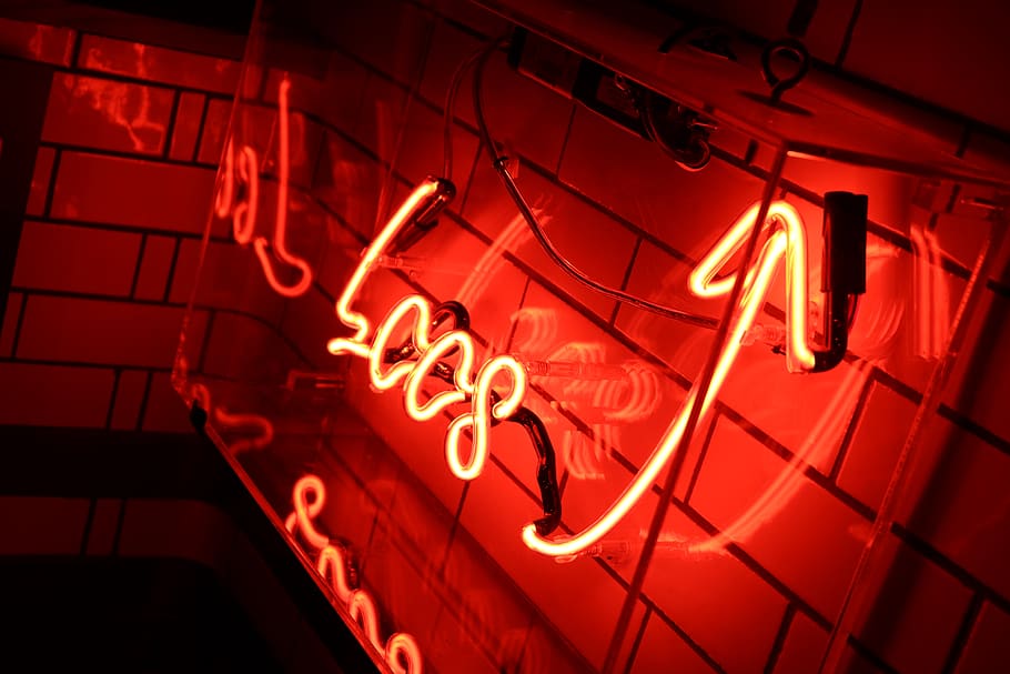 rote led zeichen, beleuchtet, Neon-, Nacht-, Zeichen, rot, Kommunikation, Lichtanlage, Werbeschild, Text, keine Leute, Licht - natürliches Phänomen, Geschäft, glühend, drinnen, Nachtleben, Flachwinkelansicht, Bar - Getränkehaus, hängend, Restaurant, dunkel, orthographisches Symbol, elektrische Lampe, 5K
