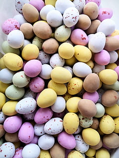 påskeegg, fargerik, egg, påske, pynt, sjokolade, gul, rosa, velsmakende, søt, mat, mat og Drikke, stor gruppe gjenstander, multi farget, overflod, ingen folk, stilleben, rosa farge, høy vinkel visning, full ramme, nærbilde, bakgrunn, feiring, rett over, friskhet, ferie, fristelse, 2K, CC0, offentlig domene, opphavsrett gratis
