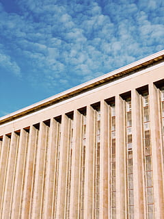 paret pintada de blanc, edifici d'oficines, edifici, Berlín, arquitectura, Alemanya, platz der luftbrücke 5, tempelhof, aeroport, cel, finestres, blau, columna, pilar, parlament, urbà, barana, torre, centre de Convencions, ciutat, estructura construïda, vista d’angle baix, exterior de l'edifici, núvol - cel, cap gent, naturalesa, dia, a l'aire lliure, llum solar, patró, història, el passat, finestra, columna arquitectònica, en fila, destinacions de viatge, columnata, 2K, CC0, domini públic, lliure de regalies