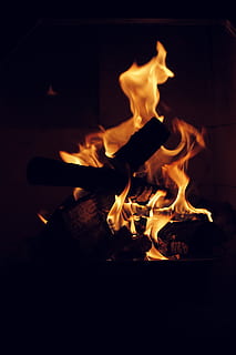 bål, flamme, grill, rist, sort, Brun, orange, blå, hyggelig, hjem, indendørs, log, varme, fyrfadet, balkon, mursten, maleriske, brænding, øjeblik, ild, varme - temperatur, brand - naturligt fænomen, natur, træ, bevægelse, Brænde, orange farve, træ - materiale, ingen mennesker, glødende, tæt på, nat, mørk, advarselsskilt, 4K, CC0, offentligt domæne, royaltyfrie