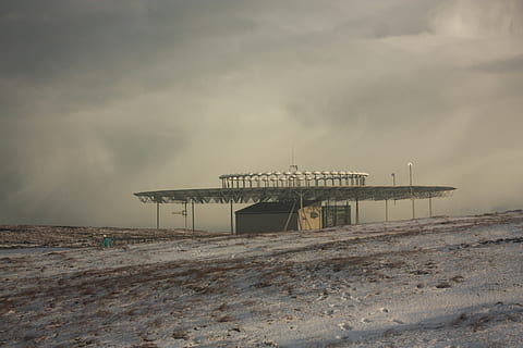 Zjednoczone Królestwo, górny bagnet, dramatyczny, chmury, nadajnik, przestrzeń, satelita, wyspa, zachodnie wyspy, zewnętrzne hebrides, machair, zimno, zimowy, śnieżny, śnieg, stacja, pogoda, szkocki, szkocja, chmura - niebo, zbudowana struktura, niebo, architektura, na zewnątrz budynku, wylądować, Natura, piasek, plaża, morze, żadnych ludzi, dzień, woda, na dworze, środowisko, przemysł, fabryka, scena pozamiejska, scenics - natura, 4K, CC0, domena publiczna, darmowe zdjęcia