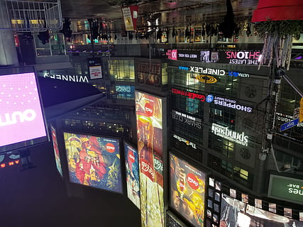 Canadá, Toronto, comunicación, texto, nadie, Al por menor, iluminado, tecnología, negocio, escritura occidental, reflexión, anuncio, arquitectura, exterior del edificio, multi color, estructura construida, en venta, equipo de iluminación, al aire libre, guión no occidental, arreglo, 4K, CC0, dominio público, libre de derechos