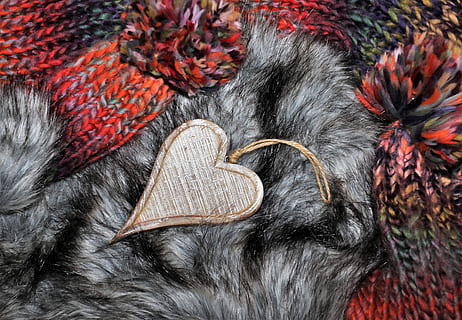 uld, garn, væve, tråd, træ hjerte, pels, Valentins Dag, vinter, tekstiler, kunsthåndværk, stof, materiale, mønster, farverig, design, baggrunden, dekoration, model, hjerte, strukturen af, sjal, varm, februar, dyr, dyre temaer, pattedyr, ingen mennesker, husdyr, hvirveldyr, Kunst og håndværk, rød, et dyr, kæledyr, tøj, tæt på, håndværk, tekstil, indenlandske, indendørs, multi farvet, kreativitet, begivenhed, 5K, CC0, offentligt domæne, royaltyfrie