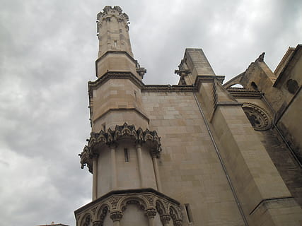 Spanien, cuenca, wolke - himmel, Flachwinkelansicht, Himmel, gebaute Struktur, die Architektur, Gebäudehülle, keine Leute, Gebäude, Geschichte, Natur, die Vergangenheit, Anbetungsstätte, Religion, Glauben, Reiseziele, Spiritualität, Tag, draußen, Reise, 2K, CC0, gemeinfrei, lizenzfrei