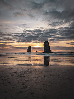 bølger, strandkyst, kanon, høstak, strand, klippe, canon beach, solnedgang, sollys, solnedgang horisonten, klipper, rock havet, havsiden, havkyst, kystlinjen, himmel, vand, hav, scenics - natur, skønhed i naturen, sky - himmel, jord, ro, rolig scene, afspejling, natur, idyllisk, horisont over vand, horisont, ingen mennesker, orange farve, stable rock, 4K, CC0, offentligt domæne, royaltyfrie