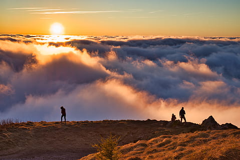 landskab, bjerg, topmøde, skyer, solnedgang, sol, silhuet, observatør, landskabet, natur, vinter, dom, clermont ferrand, puy de dôme, Frankrig, Europa, himmel, sky - himmel, skønhed i naturen, orange farve, scenics - natur, fritidsaktivitet, rigtige mennesker, herrer, livsstil, rolig scene, ro, ikke-urbane scene, jord, idyllisk, uigenkendelig person, gruppe af mennesker, udendørs, 5K, CC0, offentligt domæne, royaltyfrie