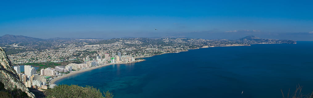 Spagna, calp, acqua, architettura, esterno dell'edificio, città, blu, mare, struttura costruita, vista dall'alto, natura, cielo, costruzione, scenics - natura, nessuno, paesaggio urbano, bellezza nella natura, giorno, lungomare, all'aperto, spiaggia, baia, 5K, CC0, dominio pubblico, privo di copyright
