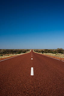 Australia, outback, Droga, niebo, niebieski, kierunek, droga naprzód, znak, żadnych ludzi, cechowanie, Natura, dzień, wylądować, czyste Niebo, oznakowanie dróg, symbol, krajobraz, kopia przestrzeń, spokój, transport, pusty, spokojna scena, na dworze, linia dzieląca, malejąca perspektywa, 4K, CC0, domena publiczna, darmowe zdjęcia