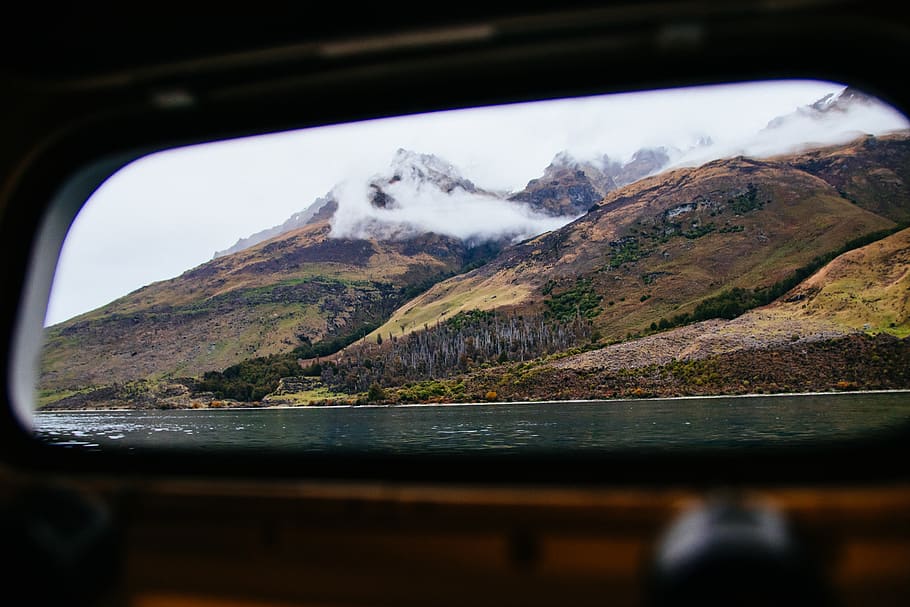 montagna, la neve, giorno, natura, all'aperto, catena montuosa, lago, ghiaccio, promontorio, montagne, lago Wakatipu, Nuova Zelanda, Queenstown, pendenza, acqua, specchio, schermo, elettronica, scenario, specchio per auto, finestra, altopiano, scenics - natura, nessuno, cielo, bellezza nella natura, la tranquillità, mezzi di trasporto, scena tranquilla, nuvola - cielo, scena non urbana, idilliaco, viaggio, ambiente, modo di trasporto, picco di montagna, 5K
