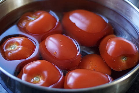 red tomatoes, food, food and drink, healthy eating, freshness, close-up, wellbeing, indoors, cooking pan, tomato, preparation, container, household equipment, kitchen utensil, no people, bowl, fruit, vegetable, large group of objects, boiling, vegetarian food, ripe, temptation, 5K, CC0, public domain, royalty free