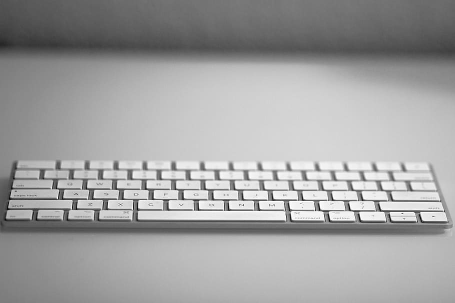 teclat màgic de poma, maquinari, electrònica, teclat d’ordinador, teclat, ordinador, maquinari de l'ordinador, PC, portàtil, ordinador de superfície, Tablet PC, disc, disc dur, mòdem, telèfon, ratolí, tassa, tassa de cafè, escriptori, or, equips informàtics, tecnologia, primer pla, sol objecte, comunicació, tir de l'estudi, part de l’ordinador, connexió, enfocament selectiu, PC d'escriptori, clau d’ordinador, cap gent, a l'interior, tecnologia sense fils, Internet, equipament, comunicacions globals, hacker informàtic, delicte informàtic, 5K