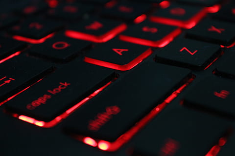 lumière rouge, lumière, noir, retour d'information, codage, la programmation, rouge, clés, La technologie, technologie, ordinateur, clavier, clavier d'ordinateur, fermer, personne, équipement informatique, partie informatique, illuminé, la communication, clé d'ordinateur, couleur noire, lien, texte, plein cadre, mise au point sélective, nuit, à l'intérieur, arrière-plans, foncé, 5K, CC0, domaine public, libre de droits