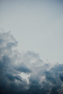 foto di nuvole, nuvole, nube, cielo, nuvoloso, lunatico, umore, tempesta, nuvole di tempesta, natura, tempo metereologico, blu, nuvola - cielo, all'aperto, Cloudscape, sfondi, giorno, aria, clima, Paesaggi, meteorologia, estate, stratosfera, bellezza nella natura, Paradiso, spazio, cumulo, bianca, cumulonembo, luce - fenomeno naturale, soffice, nessuno, immagine a colori, buio, temporale, luce del sole, 5K, CC0, dominio pubblico, privo di copyright