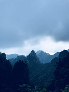 fotografie, munţi, copaci, Munte, cer, nor, aburi, ceaţă, gradient, albastru, siluetă, furtună, natură, în aer liber, vedere, top, ploios, noros, nor - cer, frumusețe în natură, de munte, scenice - natura, o scenă liniștită, liniște, mediu inconjurator, peisaj, scenă non-urbană, nici o persoana, idilic, copac, la distanta, maiestuos, plantă, varf de munte, 4K, CC0, domeniu public, fără drepturi de autor