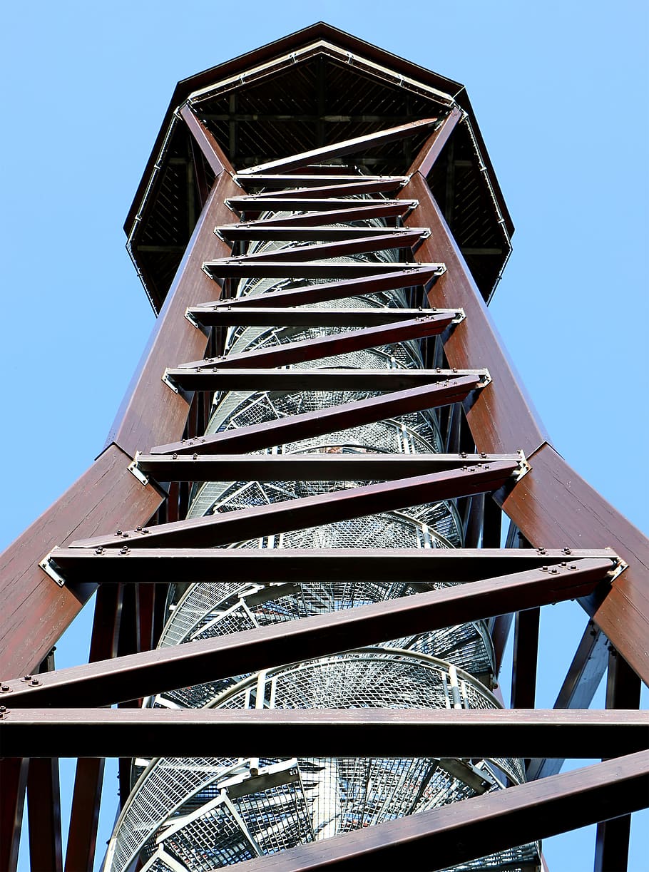 Německo, schriesheim, architektura, stavba, nízký úhel pohledu, nebe, čisté nebe, den, kov, schodiště, vzor, nikdo, exteriér budovy, Příroda, budova, zábradlí, věž, schodiště a schodiště, slunečního světla, venku, žebřík, vysoká - vysoká, 2K