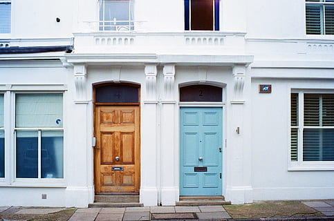 kapı, yol, geçit, pencere, kaldırım taşı, richmond, ahşap, sokak, Londra, ev, beyaz, daireler, kapılar, ön kapı, Giriş, pencereler, ön, mavi, düz, dış yapı, mimari, yapılı yapı, bina, kapalı, insansız, gün, Kent, yerleşim bölgesi, güvenlik, Emniyet, koruma, açık havada, Beyaz renk, ahşap malzeme, cephe, turkuaz renkli, 2K, CC0, kamu malı, telif ücretsiz