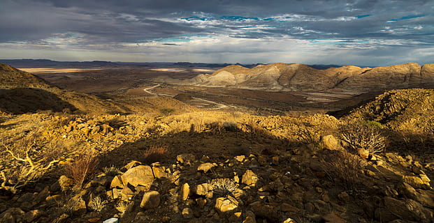 namibia, passi de gamsberg, núvol - cel, rock, cel, medi ambient, rock - object, escenics - natura, sòlid, paisatge, muntanya, bellesa a la natura, naturalesa, escena tranquil·la, tranquil·litat, Serra, escena no urbana, terra, cap gent, remot, destinacions de viatge, dia, a l'aire lliure, clima àrid, clima, semiàrid, formació, 8K, CC0, domini públic, lliure de regalies