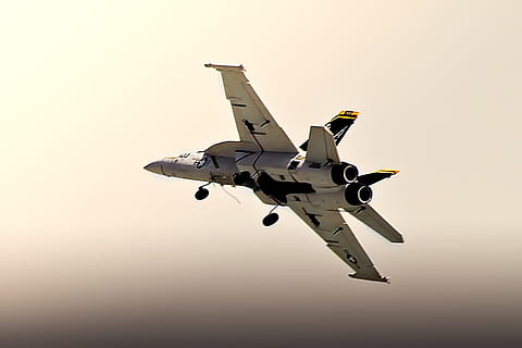 Modell-, Jet, Fernbedienung, Steuerung, Ebene, Flugzeug, rc edf, fliegen, Luftfahrzeug, fliegend, Militär-, Heer, Transportmittel, unterwegs, Transport, Bewegung, Himmel, Luftwaffe, einzelnes Objekt, Kampfflugzeug, Luft-und Raumfahrtindustrie, Natur, Geschwindigkeit, in der Luft, Seitenansicht, keine Leute, über, Stealth, Aggression, 720P, CC0, gemeinfrei, lizenzfrei