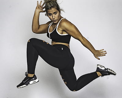 foto, springend, vrouw, zwart, actieve-wear, actie, actief, behendigheid, atleet, passen, geschiktheid, gymnastiek, springen, sprong, sportschoenen, sportkleding, sterkte, training uitrusting, yoga, studio opname, een persoon, jonge volwassene, volledige lengte, jonge vrouwen, binnenshuis, witte achtergrond, levensstijlen, uitknippen, vooraanzicht, schoen, zwarte kleur, volwassen, kleding, sport, vitaliteit, 2K, CC0, publiek domein, royaltyvrij