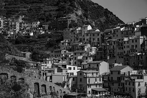italy, building exterior, architecture, built structure, building, city, residential district, crowded, crowd, mountain, day, nature, town, high angle view, outdoors, sky, house, community, tree, cityscape, townscape, settlement, place, 5K, CC0, public domain, royalty free