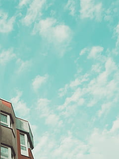 cielo, costruzione, geometria, acuto, bordi, nuvole, alzavola, finestre, pastello, cloudporn, minimo, minimalismo, urbano, paesaggio, Berlino, nuvola - cielo, Inquadratura dal basso, esterno dell'edificio, struttura costruita, architettura, nessuno, natura, giorno, all'aperto, blu, sezione alta, città, cartello, comunicazione, quartiere residenziale, bellezza nella natura, testo, modello, 1080P, CC0, dominio pubblico, privo di copyright