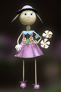 flor, fig, figura, objecte, escultura, joguina, estàtua, representació, representació humana, art i artesania, creativitat, cap gent, artesania, centrar-se en primer pla, figureta, semblança masculina, primer pla, natura morta, naturalesa, planta amb flors, planta, nina, a l'interior, porpra, 4K, CC0, domini públic, lliure de regalies