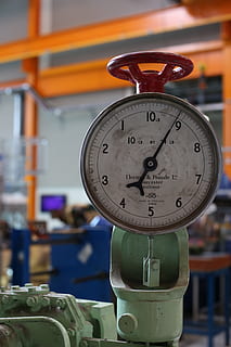 prosjektering, ingeniør, vitenskap, motor, metall, industri, ventil, måler, press, arbeid, verksted, slå, fokusere på forgrunnen, nærbilde, maskineri, innendørs, Nummer, trykk måler, fabrikk, ingen folk, måleinstrument, utstyr, nøyaktighet, meter - måleinstrument, maskindel, fysisk press, styre, teknologi, form, 5K, CC0, offentlig domene, opphavsrett gratis
