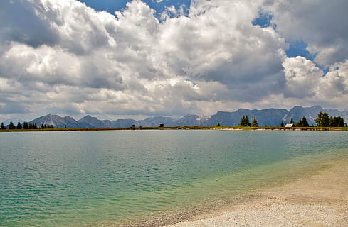 Alpy, Rakousko, hinterstoder, krajina, vysokohorský, jezero, Hoess, schafkogelsee, nebe, letní, mraky, prázdniny, mrak - nebe, voda, krása v přírodě, scenics - příroda, hora, klid, klidné scény, Příroda, přistát, den, pohoří, nikdo, pláž, venku, mimoměstské scény, životní prostředí, 5K, CC0, veřejná doména, bez autorských práv