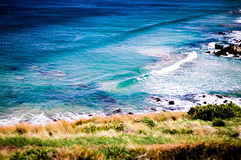 seawaves, natur, hav, vand, udendørs, ocean, kystlinjen, kyst, strand, bluffen, victor harbor, Australien, jord, havbølger, forbjerg, landskab, klippe, fritids aktiviteter, eventyr, plante, skønhed i naturen, bølge, scenics - natur, bevægelse, sport, dag, ingen mennesker, blå, vandsport, rolig scene, idyllisk, ro, magt i naturen, turkisfarvet, 4K, CC0, offentligt domæne, royaltyfrie