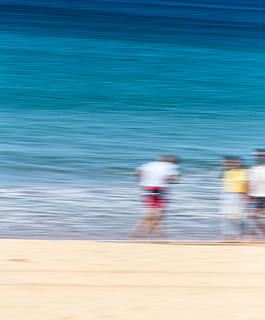 varonil, mar, Oceano, playa, Australia, persona, arena, al aire libre, gente, naturaleza, agua, azul, movimiento, brillante, difuminar, onda, olas del mar, costa, movimiento borroso, velocidad, deporte, una persona, hombres, día, tierra, estilos de vida, bicicleta, gente real, transporte, en movimiento, paseo, equitación, 4K, CC0, dominio público, libre de derechos