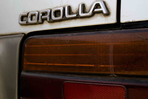 luci, corolla, toyota, auto, luce, retrò, vecchio, grunge, testo, nessuno, modo di trasporto, comunicazione, veicolo terrestre, mezzi di trasporto, sceneggiatura occidentale, avvicinamento, giorno, veicolo a motore, Radio, in stile retrò, legno - materiale, metallo, all'aperto, lettera maiuscola, antico, 5K, CC0, dominio pubblico, privo di copyright