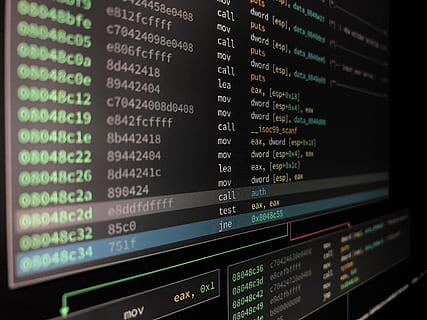 Griechenland, Kifisia, Computer, Reverse Engineering, Hacken, binär, Technologie, Nummer, Kommunikation, keine Leute, Text, Daten, Information, Nahansicht, westliche Schrift, Bildschirm, drinnen, Hinweisschild, Ankunft Abfahrtstafel, Digitaler Bildschirm, Informationsmedium, Computerbildschirm, grüne Farbe, Gerätebildschirm, Beratung, 4K, CC0, gemeinfrei, lizenzfrei