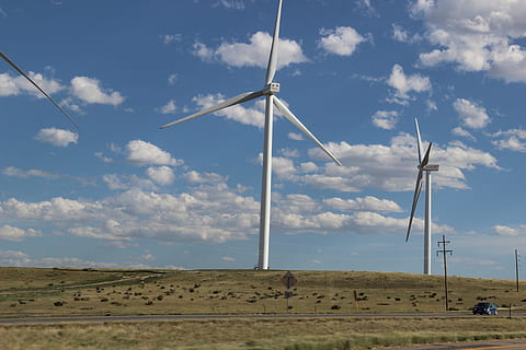 moinho de vento, vento, máquina, turbina de vento, eletricidade, energia, Parque eólico, meio Ambiente, energia alternativa, energia renovável, conservação ambiental, turbina, geração de combustível e energia, céu, panorama, força do vento, terra, nuvem - céu, campo, natureza, dia, cena rural, beleza na natureza, scenics - natureza, ninguém, cena não urbana, ao ar livre, poder na natureza, recursos sustentáveis, 5K, CC0, domínio público, royalty free