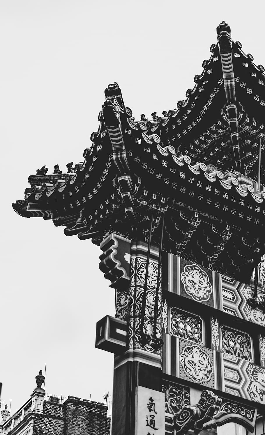 výšková konstrukce, budova, architektura, věž, chrám, svatyně, uctívání, střecha, kostelní věž, cihlový, pagoda, Čína, londres, Londýn, temný, světlo, ulice, nebe, Studený, Černá, stavba, exteriér budovy, náboženství, duchovno, místo uctívání, víra, nízký úhel pohledu, čisté nebe, Příroda, nikdo, den, destinace, venku, okapy, vyšperkovaný, 5K