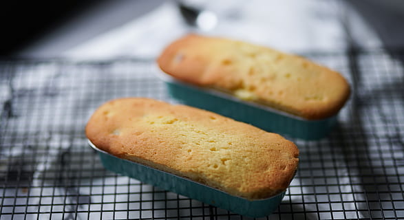 pâine coaptă, copt, coacere, pâine, tort, a închide, delicios, alimente, sănătos, gustos, mancare si bautura, nici o persoana, prospeţime, să se concentreze asupra primelor elemente, în interior, preparare, mâncare dulce, selectiv, desert, dulce, plasa de sarma, rack de răcire, prosop de vase, gata să mănânce, sârmă, mâncat sănătos, bunăstare, gustare, foaie de copt, 5K, CC0, domeniu public, fără drepturi de autor