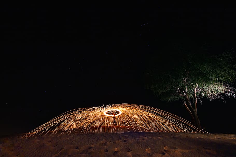 Marrone, fuochi d'artificio, ore notturne, buio, alba, sera, fiamma, caldo, paesaggio, luce, lunga esposizione, notte, persona, sabbia, fotografia di lana d'acciaio, lasso di tempo, albero, lana filo, movimento, cielo, illuminato, movimento sfocato, natura, terra, raggiante, Filatura, velocità, copia spazio, fuoco, all'aperto, ardente, scintille, nessuno, fuoco - fenomeno naturale, campo, 2K