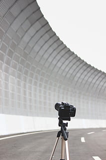 melns, kameru, stāvēt, statīvs, elektronika, fotogrāfs, fotogrāfija, foto, šosejas, canon, iela, nikon, videokamera, kameras objektīvs, teleskops, zivs acs, ēka, binokļi, objektīva vāciņš, arhitektūra, gājējs, condo, tehnoloģijas, fotografēšanas tēmas, kameras - fotoiekārtas, uzbūvēta struktūra, nav cilvēku, pilsēta, prombūtne, ēkas ārpuse, ārā, fotografēšanas iekārtas, savienojumu, moderns, dienā, koncentrēties uz jaunajām zināšanām, kopēt vietu, komunikāciju, digitālā kamera, 5K, CC0, publiskais domēns, bez atlīdzības