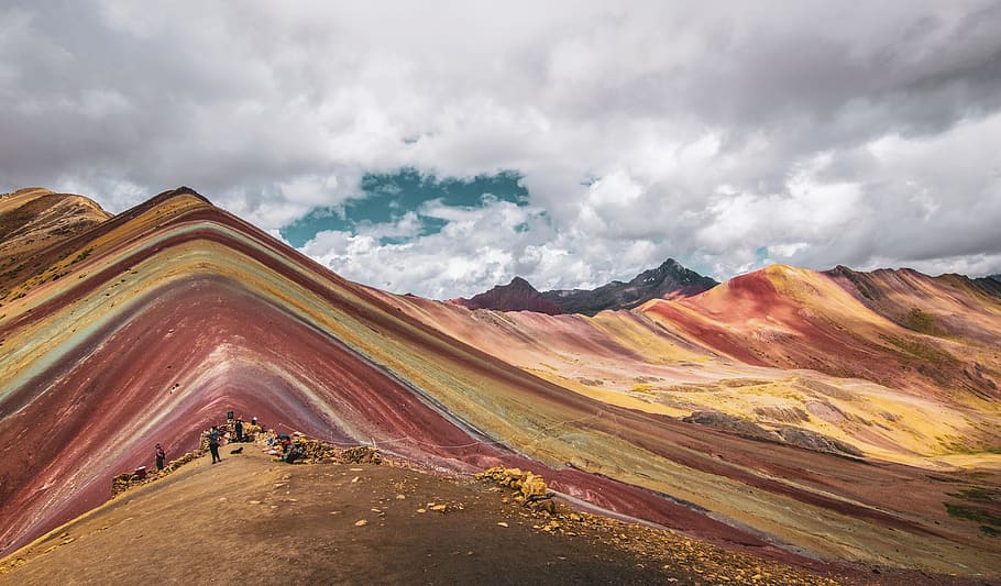 muntanya, gris, núvols, naturalesa, a l'aire lliure, paisatge, humà, persona, panoràmica, muntanya arc de Sant Martí, perú, cusco, altiplà, Serra, cel, terra, arc de Sant Martí, desert, pic, núvol, carretera, núvol - cel, medi ambient, escenics - natura, bellesa a la natura, geologia, escena no urbana, tranquil·litat, cap gent, escena tranquil·la, dia, remot, terrenys extrems, viatjar, destinacions de viatge, paisatge dramàtic, clima, clima àrid, 4K