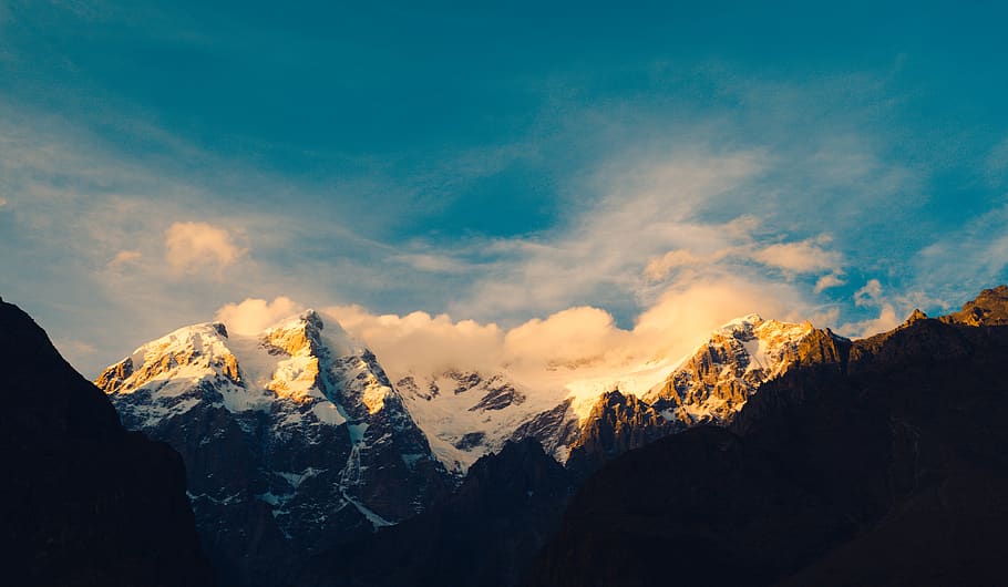Gilgit-Baltistan, cel, escenics - natura, muntanya, bellesa a la natura, núvol - cel, escena tranquil·la, Serra, neu, tranquil·litat, naturalesa, temperatura de fred, cim de muntanya, medi ambient, hivern, paisatge, cap gent, escena no urbana, idíl·lic, posta de sol, muntanya nevada, a l'aire lliure, formació, 5K