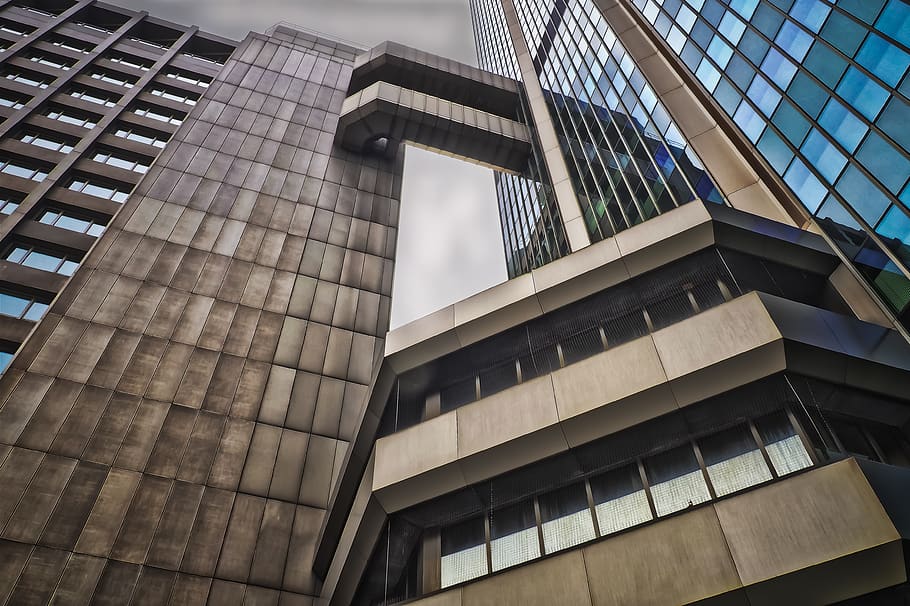 arquitectura, modern, edifici, façana, casa, gratacels, düsseldorf, edifici d'oficines, geomètric, tir en angle baix, finestra, ciutat, cel, urbà, vidre, resum, mirall de vidre, edifici modern d’altura, edifici modern, arquitectura moderna, centre de la ciutat, façanes de vidre, frontal de vidre, façana de la casa, alt, finestra de vidre, vista sobre la ciutat, estructura, estructura construïda, exterior de l'edifici, vista d’angle baix, exterior d’edifici d’oficines, oficina, cap gent, dia, vidre - material, alta - alta, reflexió, a l'aire lliure, patró, naturalesa, 4K