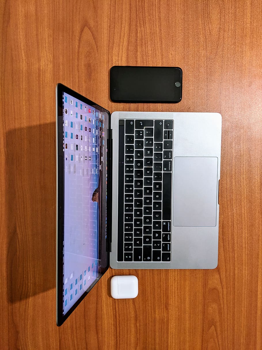 tastiera del computer, computer hardware, elettronica, tastiera, computer, hardware, pc, il computer portatile, Tablet, legna, schermo, tenere sotto controllo, display, computer di superficie, Schermo a cristalli liquidi, compensato, topo, Telefono, cellulare, tecnologia wireless, tecnologia, connessione, comunicazione, dispositivo di informazione portatile, legno - materiale, tavolo, in casa, nessuno, smart phone, attrezzatura informatica, direttamente sopra, portabilità, avvicinamento, schermo del dispositivo, mobilia, venatura del legno, 4K