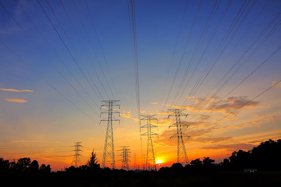 transmissió, línia, núvols, cel, arbres, planta, posta de sol, fosc, silueta, electricitat, piló d’electricitat, tecnologia, cable, línia elèctrica, Font d'alimentació, connexió, arbre, generació de combustible i energia, bellesa a la natura, núvol - cel, color taronja, naturalesa, vista d’angle baix, cap gent, escena tranquil·la, a l'aire lliure, cel romàntic, complexitat, 1080P